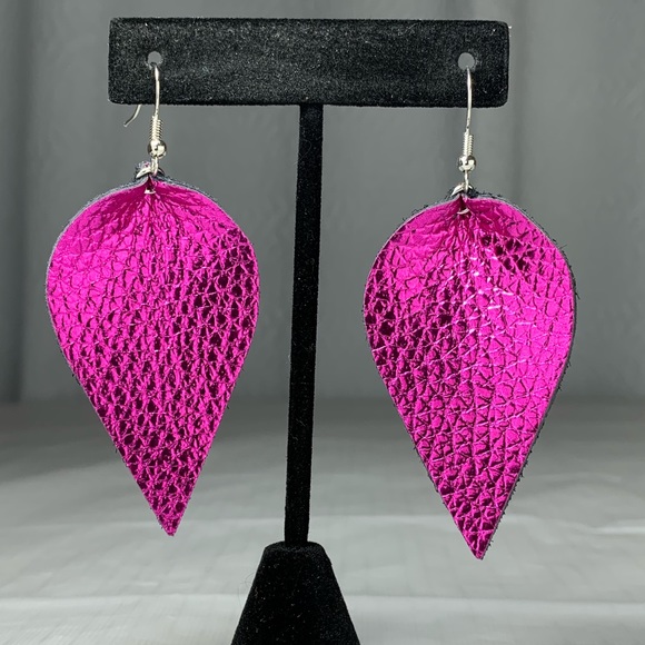 Boho Dark Metallic Pink Leather Leaf Earrings - Picture 3 of 4